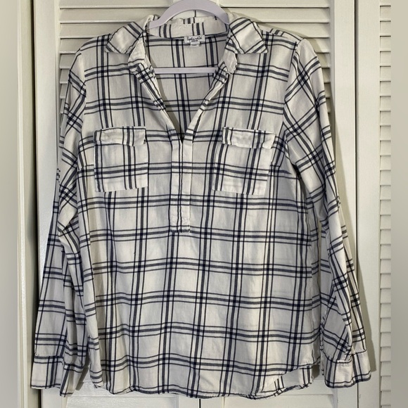 Anthropologie Splendid Long Sleeve 1/2 Button Up V-neck Top, Sz M, White/Navy - Picture 1 of 7